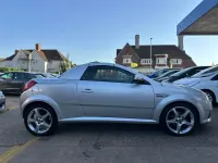 Used Vauxhall Tigra 90 HP (66 kW) 2008 Silver Cabriolet