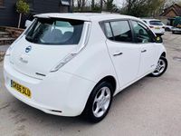 Used Nissan Leaf Acenta 80 kW (109 HP) 2016 White Hatchback