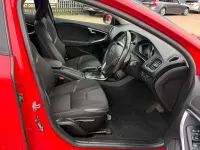 Begagnad Volvo V40 Momentum 2016 Röd Halvkombi