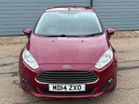 Used Ford Fiesta Zetec 81 HP (59 kW) 2014 Red Hatchback