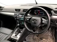 Usado Skoda Superb SE L 150 CV (110 kW) 2022 Blanco Familiar
