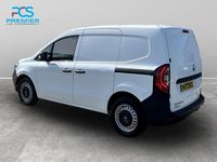 Begagnad Renault Kangoo 89 kW (122 HK) 2023 Vit Minibuss