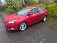 Używany Ford Focus Zetec 120 KM (88 kW) 2015 Czerwony Kombi