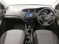 Used Hyundai i20 SE 84 HP (61 kW) 2018 White Hatchback