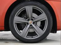 Used Porsche Macan 261 HP (191 kW) 2023 Orange SUV