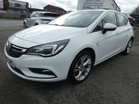 Used Vauxhall Astra SRi 105 HP (77 kW) 2017 White Hatchback