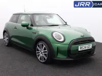 Begagnad Mini Cooper Exclusive 2024 Grön Halvkombi