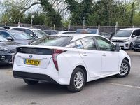 Used Toyota Prius Active 122 HP (89 kW) 2017 White Hatchback