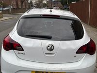 Used Vauxhall Astra SRi 115 HP (84 kW) 2015 White Hatchback