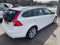 Used Volvo V60 Business Edition 190 HP (139 kW) 2017 White Estate