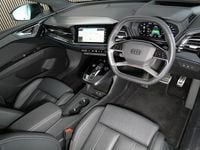 Begagnad Audi Q4 e-tron Advanced 150 kW (204 HK) 2021 Svart SUV