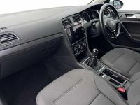 Used VW Golf VII SE 130 HP (95 kW) 2018 Silver Hatchback