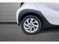 Used Toyota Aygo X PURE 72 HP (52 kW) 2025 White SUV