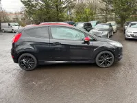 Używany Ford Fiesta Zetec 2015 Czarny Hatchback