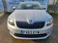 Usado Skoda Octavia SE 105 CV (77 kW) 2013 Plateado Familiar