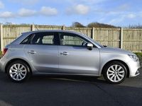 Usado Audi A1 Sportback Sport 122 HP (89 kW) 2014 Prateado Citadino