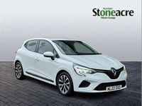 Used Renault Clio V Iconic 88 HP (64 kW) 2022 White Hatchback