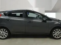 Begagnad Ford Fiesta Titanium 2017 Grå Halvkombi