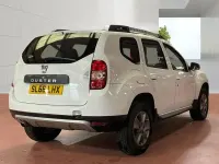 Begagnad Dacia Duster Lauréate 110 HK (80 kW) 2016 Vit SUV