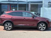 Used Nissan Qashqai N-Connecta 138 HP (101 kW) 2022 Red SUV