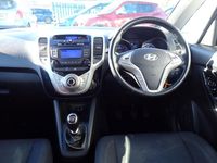 Used Hyundai ix20 SE 90 HP (66 kW) 2016 White Hatchback