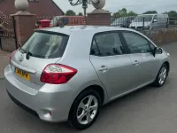 Used Toyota Auris 90 HP (66 kW) 2011 Silver Hatchback