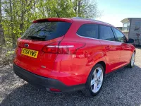 Used Ford Focus Zetec 125 HP (91 kW) 2015 Red Estate