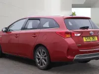 Used Toyota Auris Hybrid 2015 Red Estate