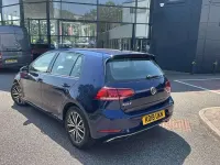 Used VW Golf VII SE 128 HP (94 kW) 2018 Blue Hatchback