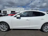 Used Mazda 3 Inclusive 120 HP (88 kW) 2016 White Hatchback