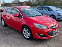 Second-hand Vauxhall Astra SRi 2013 Roșu Hatchback