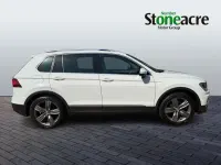 Käytetty VW Tiguan Match 150 HP (110 kW) 2019 Valkoinen Katumaasturi