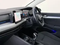 Używany VW Golf VIII Life 131 KM (96 kW) 2023 Niebieski Hatchback