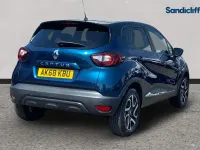 Used Renault Captur Iconic 90 HP (66 kW) 2018 Blue/black SUV
