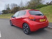 Used Peugeot 208 82 HP (60 kW) 2018 Red Hatchback
