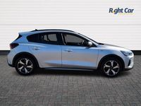 Używany Ford Focus Active 2023 Srebrny Hatchback