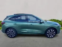 Usado Ford Kuga ST-Line X 243 HP (178 kW) 2025 Verde SUV
