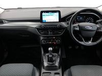 Usado Ford Focus Titanium X 125 CV (91 kW) 2019 Gris Utilitario