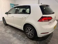 Used VW Golf VII SE 125 HP (91 kW) 2017 White Hatchback