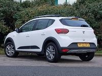 Used Dacia Sandero Comfort 91 HP (66 kW) 2022 White Hatchback