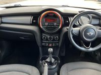 Begagnad Mini ONE Hatch 101 HK (74 kW) 2015 Röd Halvkombi