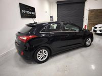 Used Hyundai i30 SE 110 HP (80 kW) 2015 Black Hatchback