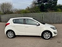 Used Hyundai i20 Active 2012 White Hatchback