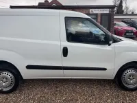 Used Vauxhall Combo 95 HP (69 kW) 2018 White MPV