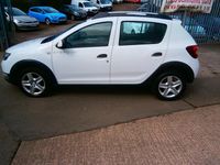 Used Dacia Sandero Lauréate 2014 White Hatchback