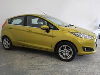 Used Ford Fiesta Zetec 105 HP (77 kW) 2013 Yellow Hatchback