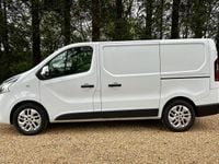 Używany Renault Trafic 120 KM (88 kW) 2019 Biały Minivan
