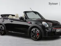 Begagnad Mini John Cooper Works 228 HK (167 kW) 2022 Svart Halvkombi