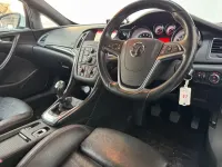 Used Vauxhall Cascada Elite 200 HP (147 kW) 2015 White Cabriolet