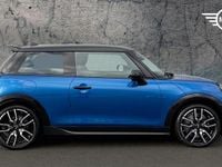 Usado Mini Cooper Hatch 113 kW (154 CV) 2025 Azul Utilitario